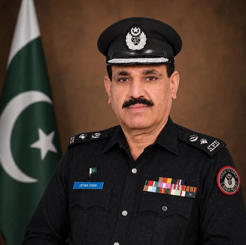 Archival portrait of Jahan Khan Niazi in police uniform.
